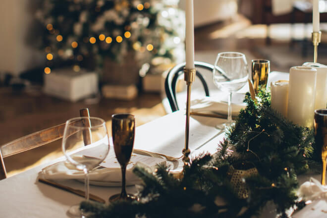 Is Christmas stress affecting your sleep? Here are 6 tips to treat yourself to sweet dreams!