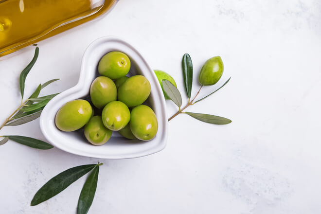 Olive leaves: discover the long tradition dedicated to wellness